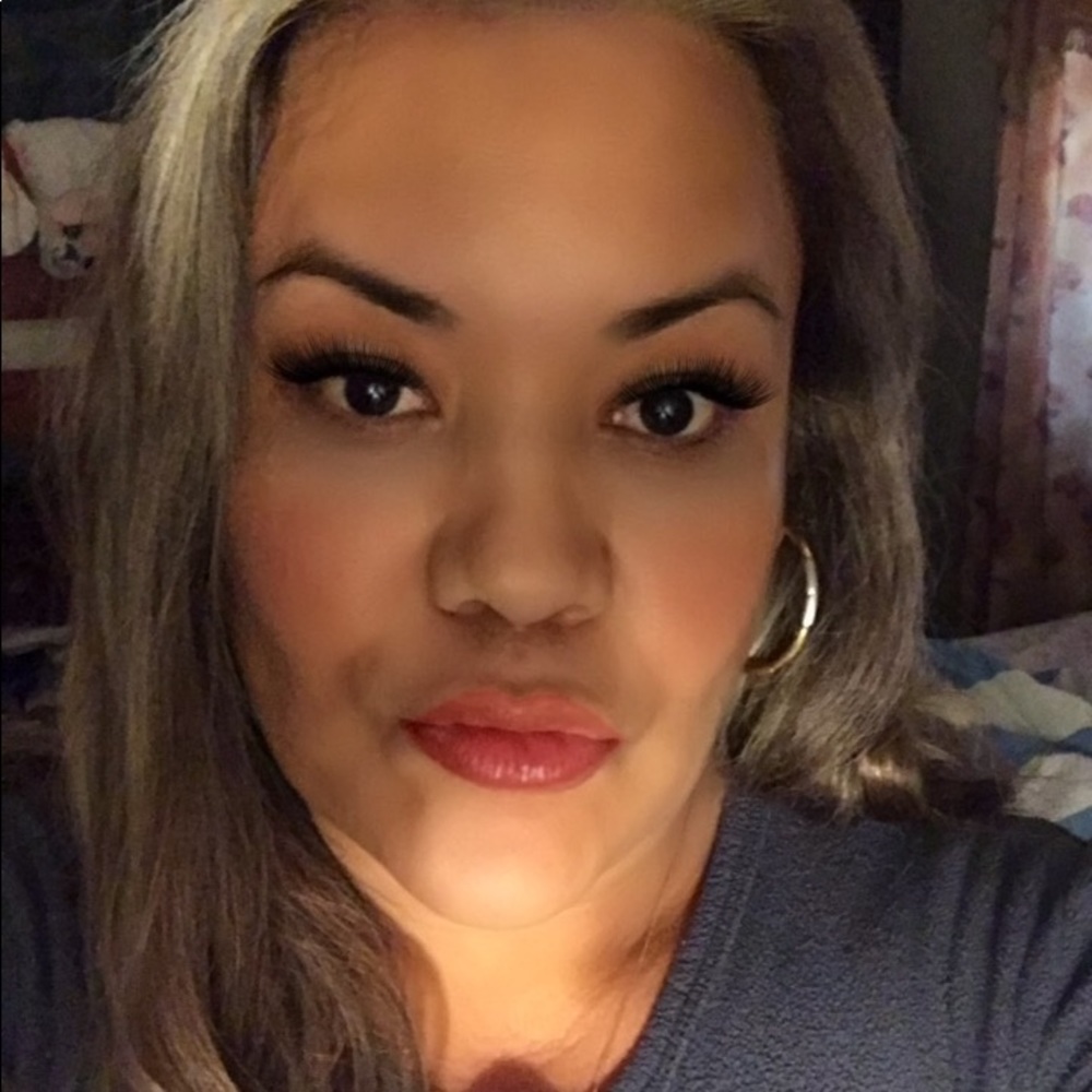 Meet your Posher, Rebeca